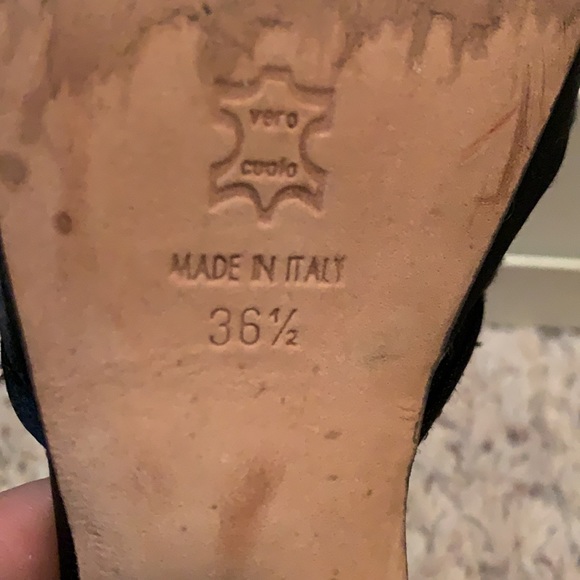 Italian Satin Platform - Picture 2 of 7